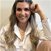 Profesora de psicología apta para apoyo en todas las edades y niveles